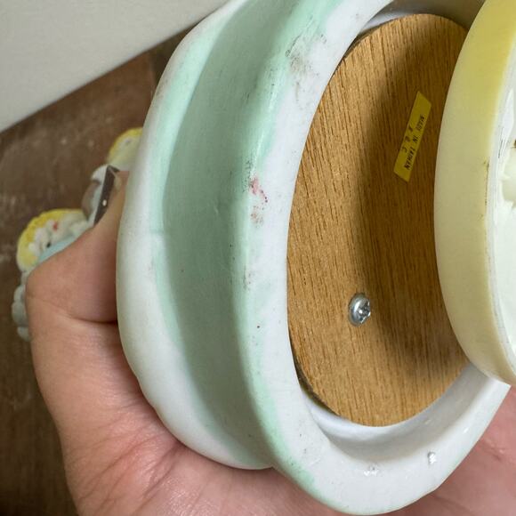 1989 House of Lloyd VINTAGE‎ Children Sledding Porcelain Music Box - Picture 8 of 8